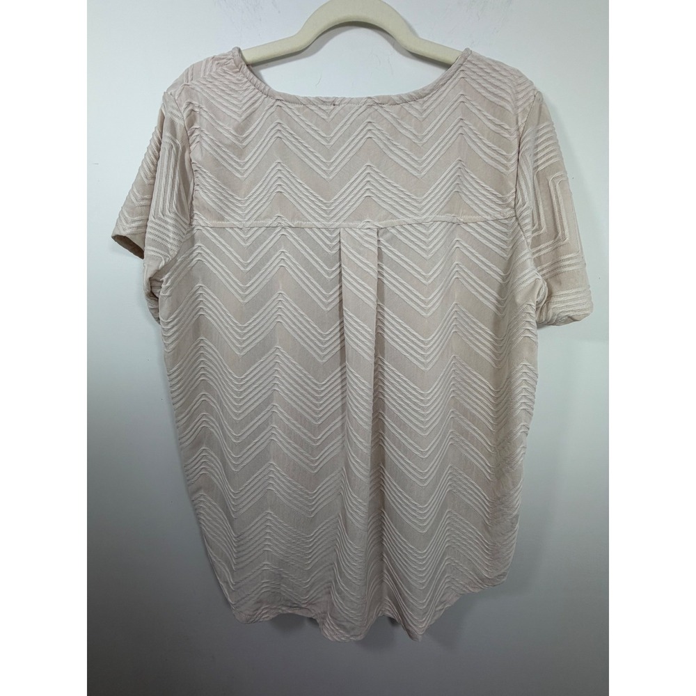 Philosophy Republic Clothing Womens 1X Cream Chevron Textured Blouse Top - Picture 2 of 9